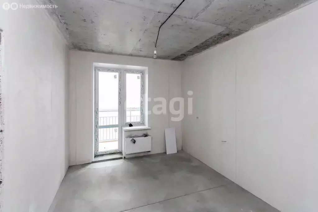 1-комнатная квартира: Тюмень, улица Мельникайте, 2к17 (38.6 м) - Фото 1