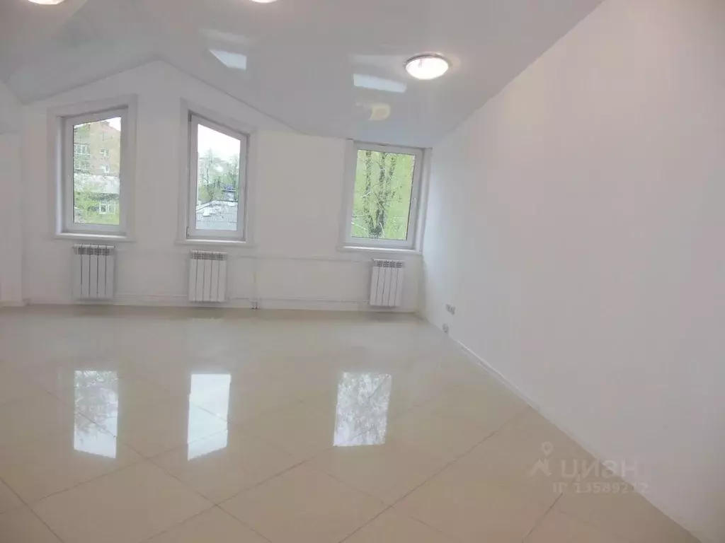 Офис в Иркутская область, Иркутск ул. Дзержинского, 10 (20 м) - Фото 1