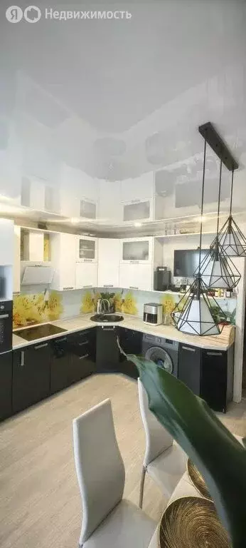 2-комнатная квартира: Благовещенск, улица Строителей, 70 (68.7 м) - Фото 1