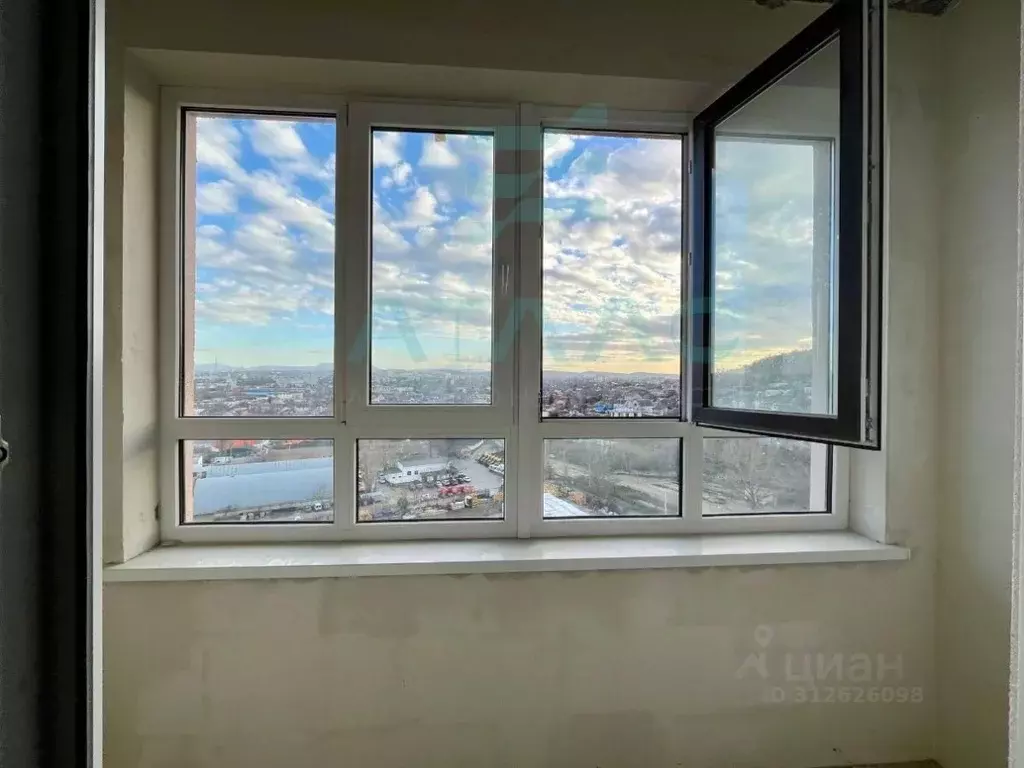 2-к кв. Крым, Симферополь пер. Мраморный, 36 (54.7 м) - Фото 1