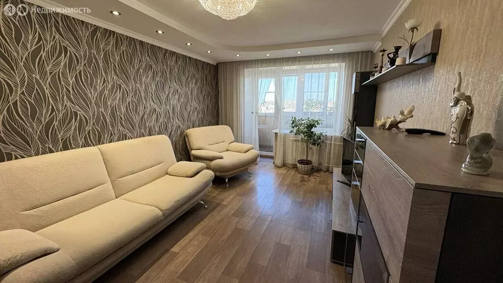 3-комнатная квартира: Омск, улица Можайского, 1 (61.5 м) - Фото 0