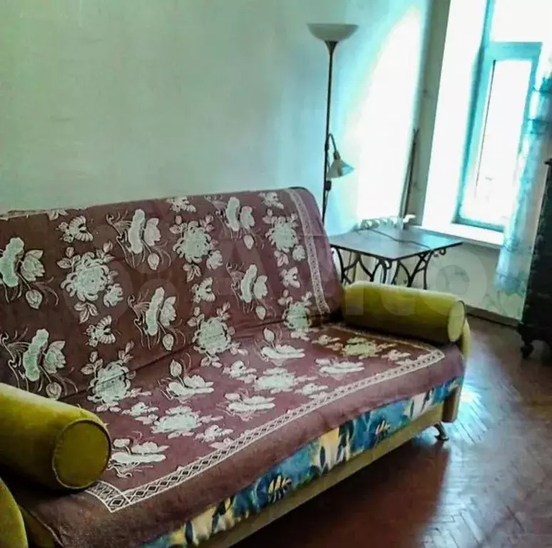 Комната 20 м в 6-к., 2/4 эт. - Фото 0