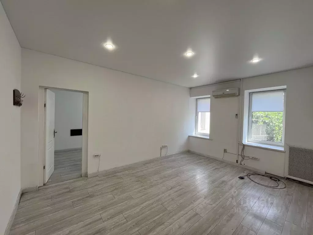 Офис в Крым, Симферополь спуск Суворовский, 4 (30 м) - Фото 1