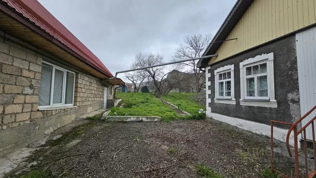 Дом в Кабардино-Балкария, Эльбрусский район, с. Кенделен ул. ... - Фото 1
