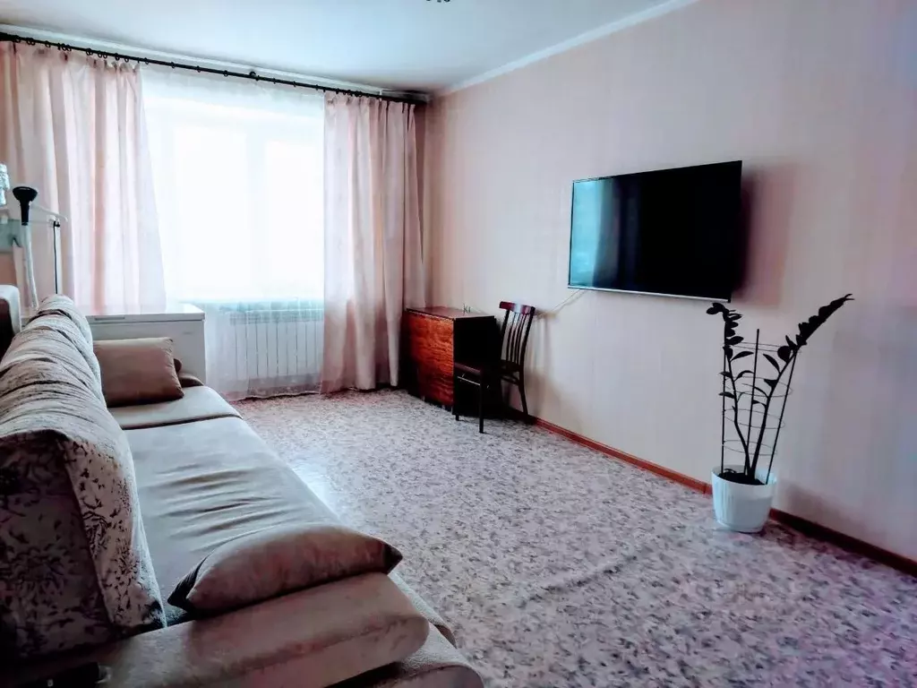 3-к кв. Саха (Якутия), Якутск ул. Дзержинского, 19 (61.0 м) - Фото 0