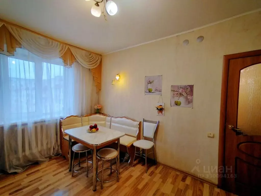 3-к кв. Саратовская область, Энгельс Энгельс-1 мкр, 81 (79.0 м) - Фото 1