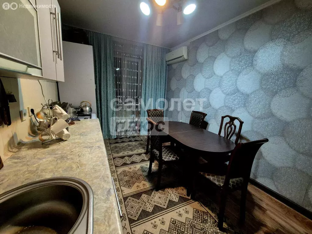 2-комнатная квартира: Астрахань, улица Куликова, 44А (67.6 м) - Фото 1