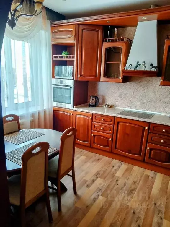 2-к кв. Ханты-Мансийский АО, Нижневартовск ул. Чапаева, 85Б (56.0 м) - Фото 0