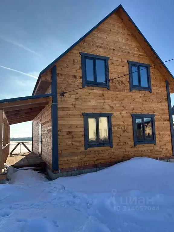 Дом в Башкортостан, Иглинский район, Акбердинский сельсовет, с. ... - Фото 0