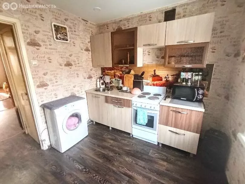 3-комнатная квартира: Красноярск, улица Гусарова, 4 (68.8 м) - Фото 1