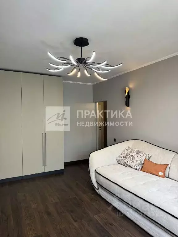 Продается 3-комнатная квартира - Фото 1