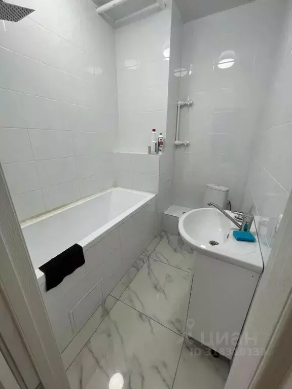 1-к кв. Саха (Якутия), Якутск ул. Бекетова, 9А (30.0 м) - Фото 0