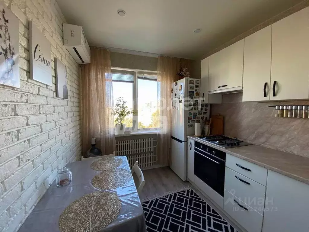 2-к кв. Волгоградская область, Волгоград ул. 8-й Воздушной Армии, 19 ... - Фото 1