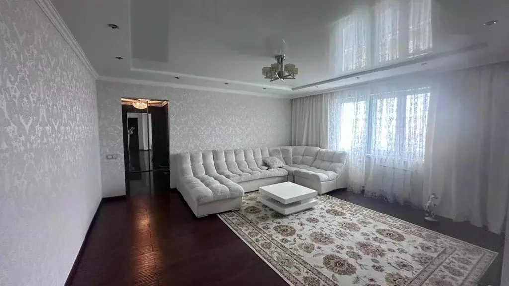 3-к кв. Свердловская область, Екатеринбург ул. Кольцевая, 39 (76.0 м) - Фото 2