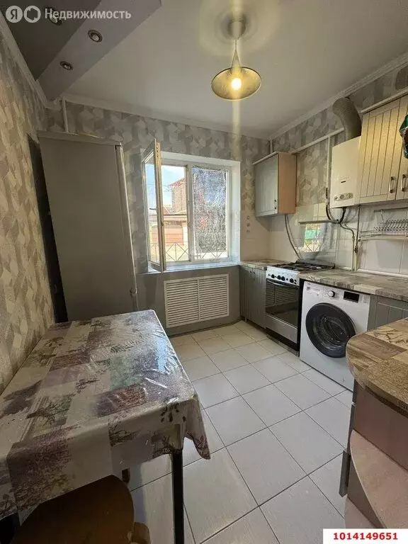 2-комнатная квартира: посёлок городского типа Яблоновский, улица ... - Фото 1