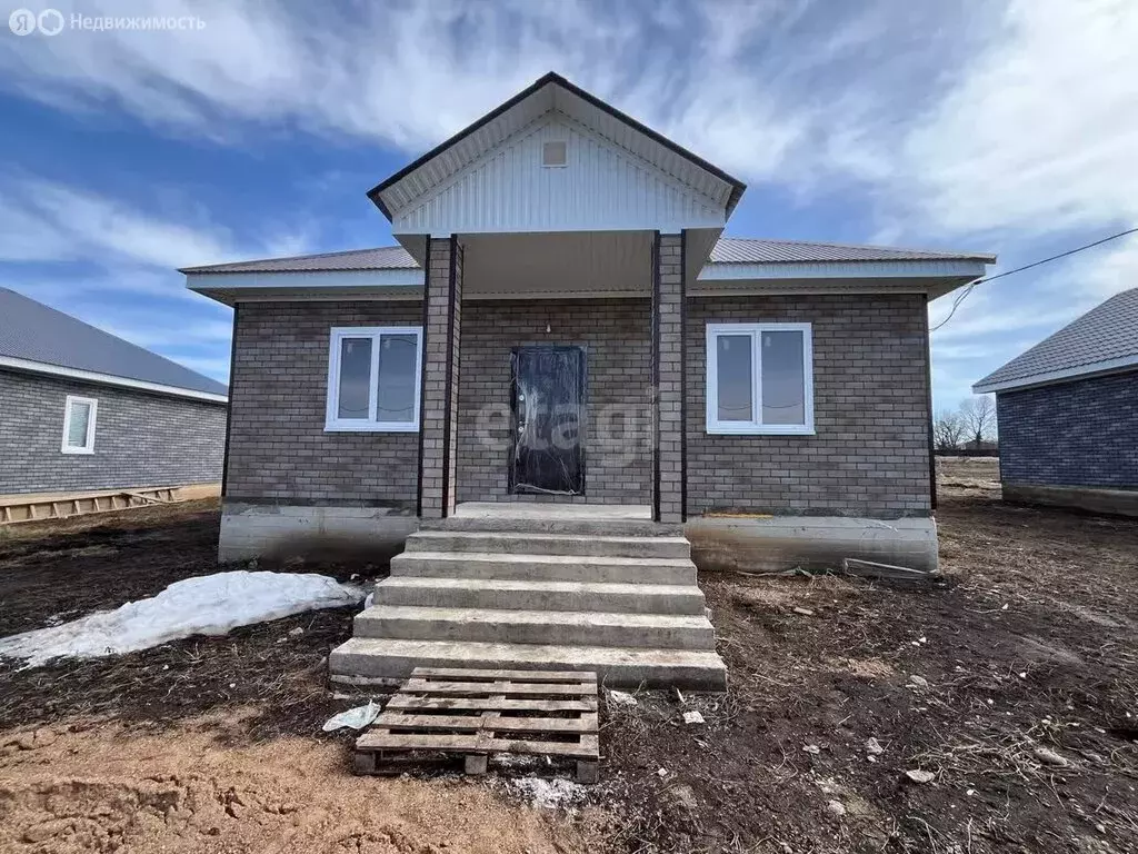 Дом в Иглинский район, Акбердинский сельсовет, село Карамалы (98 м) - Фото 1