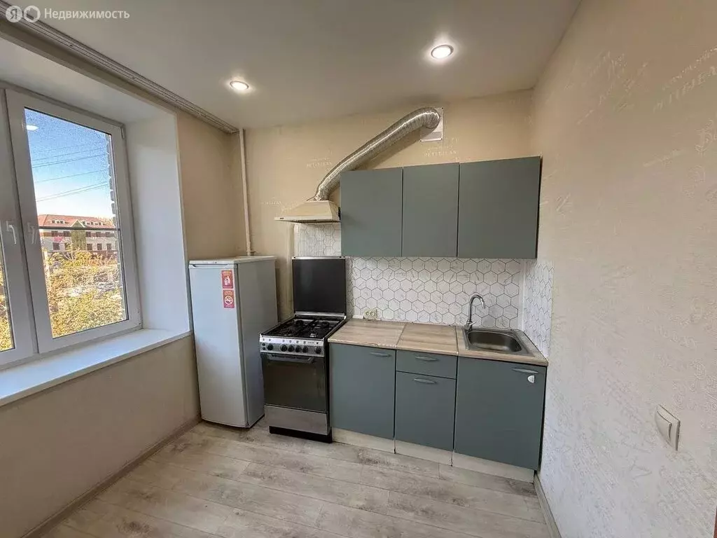 2-комнатная квартира: Челябинск, улица Островского, 2 (60.1 м) - Фото 1