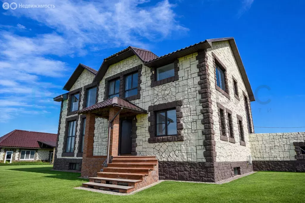 Дом в село Усть-Заостровка, улица Труда, 9 (394.6 м) - Фото 1