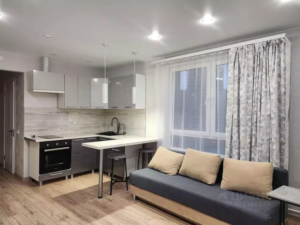 Студия Сахалинская область, Южно-Сахалинск ул. Имени Владимира ... - Фото 1