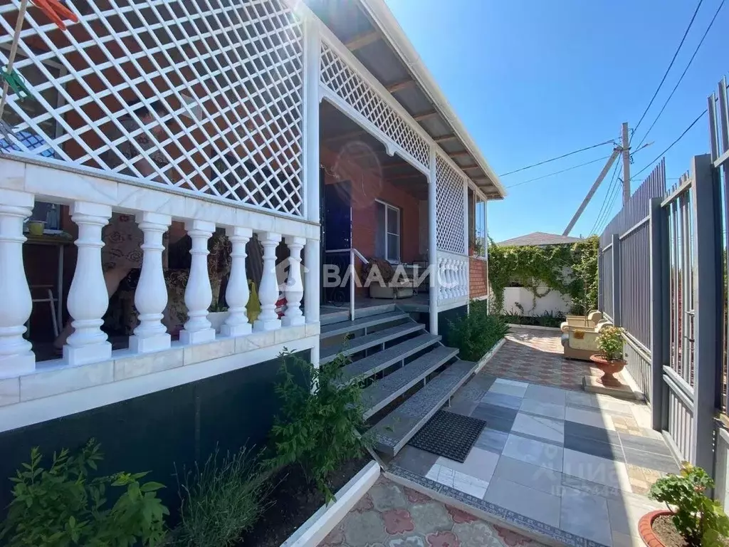 Дом в Краснодарский край, Ейский район, Должанская ст-ца пер. Советов ... - Фото 1