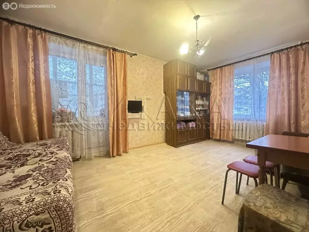 1-комнатная квартира: городской посёлок Кузнечное, улица Гагарина, 2 ... - Фото 1