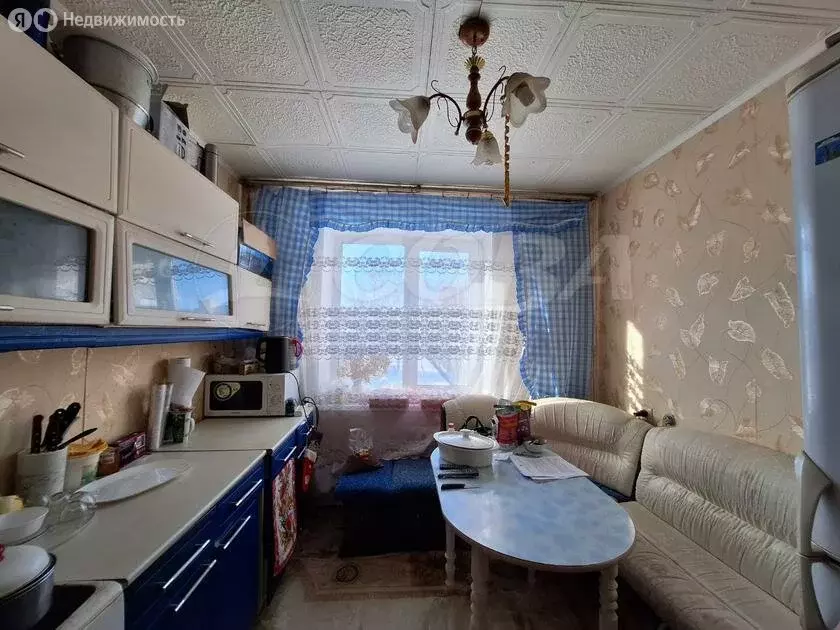 3-комнатная квартира: Тобольск, 6-й микрорайон, 19 (63 м) - Фото 1