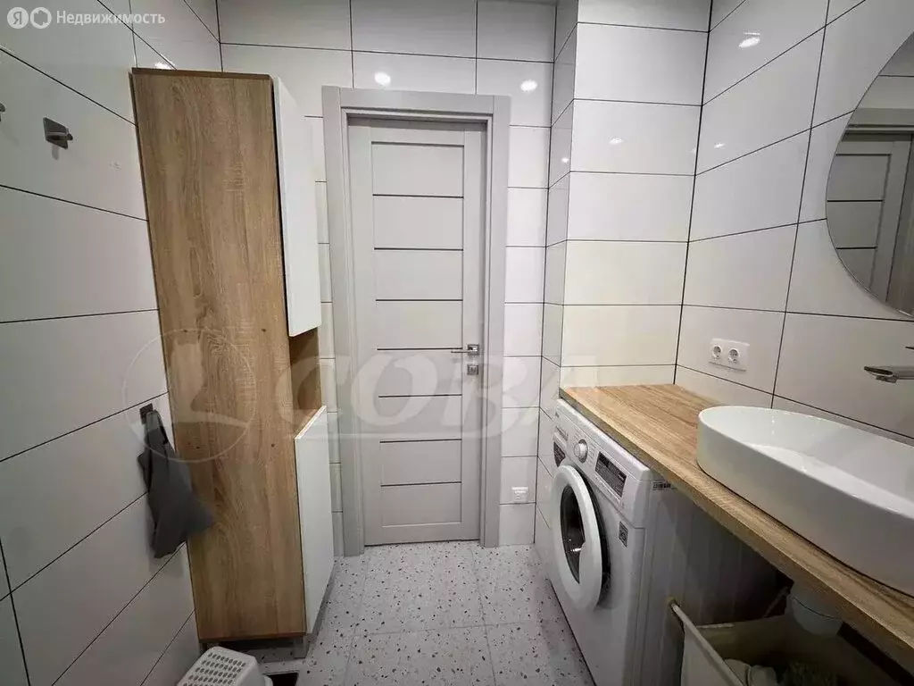 2-комнатная квартира: Тюмень, улица Константина Посьета, 3 (67 м) - Фото 0