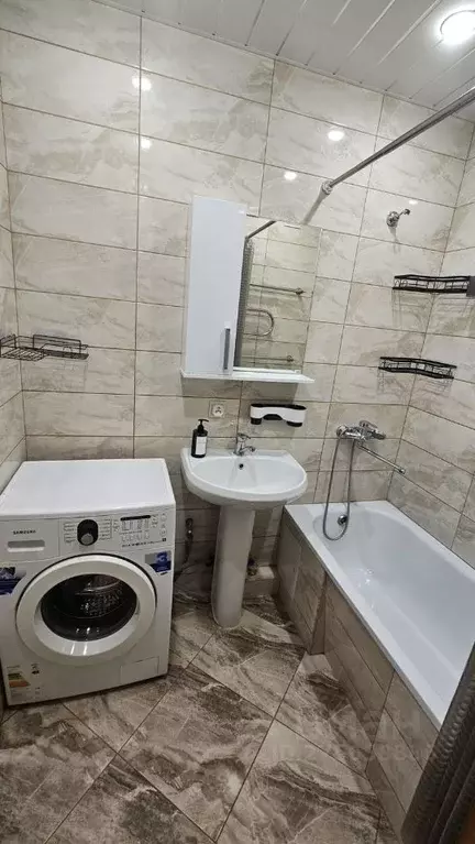 2-к кв. Северная Осетия, Владикавказ Владикавказская ул., 18к1 (51.0 ... - Фото 1