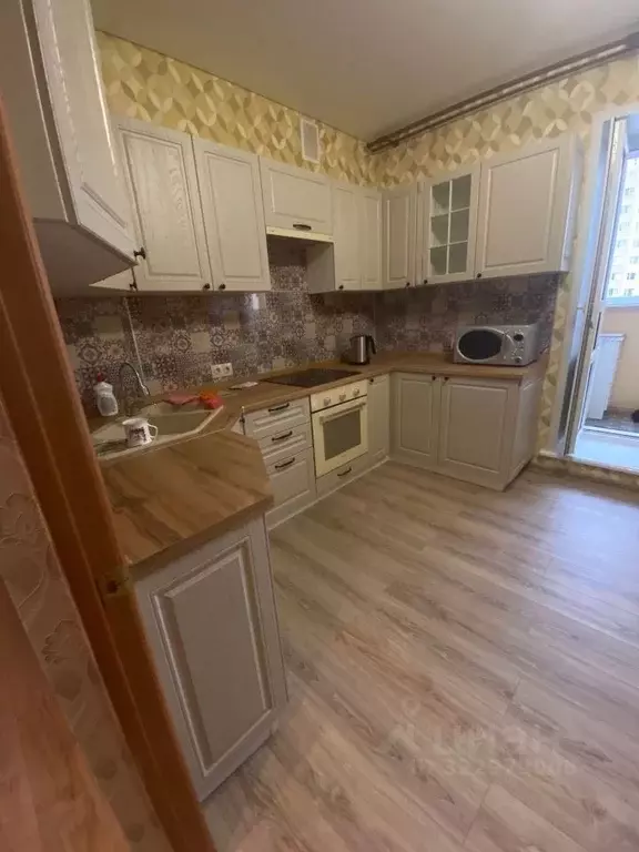 2-к кв. Белгородская область, Старый Оскол Степной мкр, 11 (70.0 м) - Фото 1