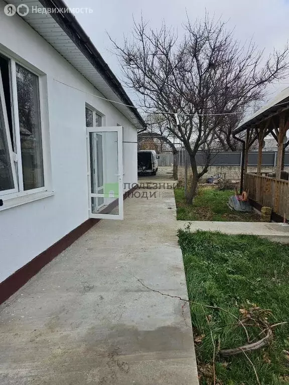 Дом в Сакский район, село Воробьёво (66.8 м) - Фото 1