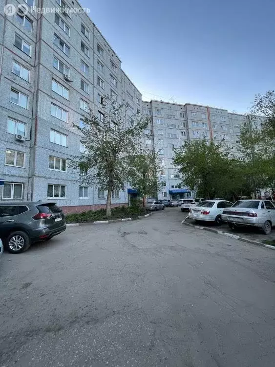4-комнатная квартира: Омск, 6-й микрорайон, Зелёный бульвар, 6 (70.5 ... - Фото 1