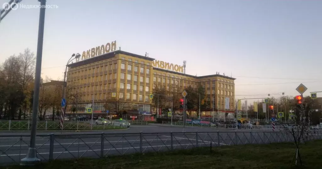 Торговая площадь (600 м) - Фото 2