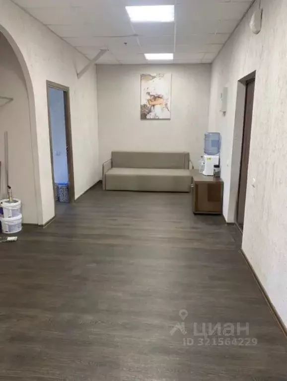 Офис в Самарская область, Тольятти ул. Автостроителей, 68а (63 м) - Фото 1