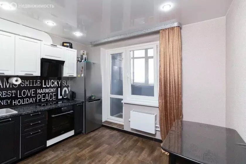 1-комнатная квартира: Тюмень, улица Павла Шарова, 9 (37.2 м) - Фото 1