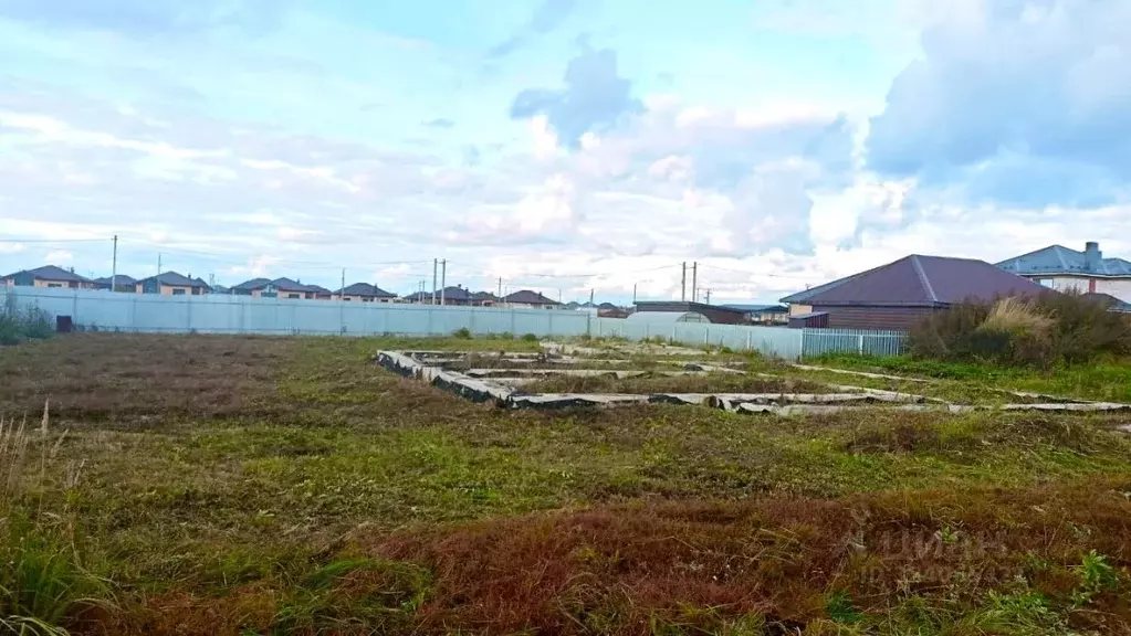 Участок в Татарстан, Тукаевский район, д. Азьмушкино ул. Вахитова, 16 ... - Фото 1