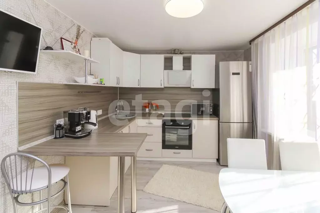 1-к кв. Тюменская область, Тюмень ул. Молодогвардейцев, 73 (45.3 м) - Фото 2