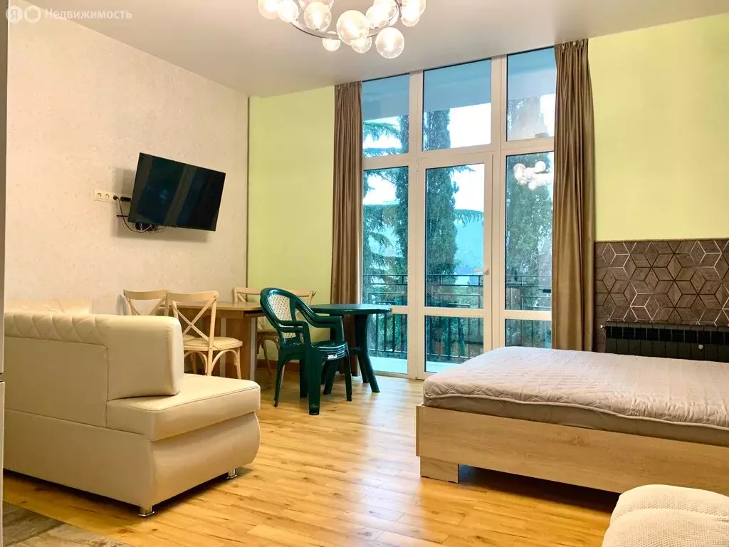 Дом в Гурзуф, Ленинградская улица, 64 (235 м) - Фото 1