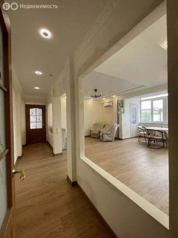 2-комнатная квартира: Феодосия, Симферопольское шоссе, 42 (94 м) - Фото 0