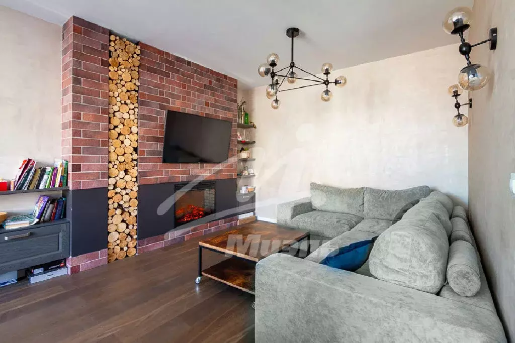 Продается 4-комнатная квартира - Фото 1