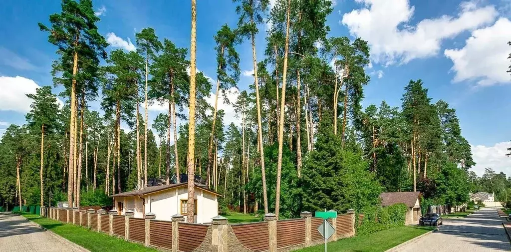 Участок в Московская область, Одинцовский городской округ, пос. ... - Фото 0