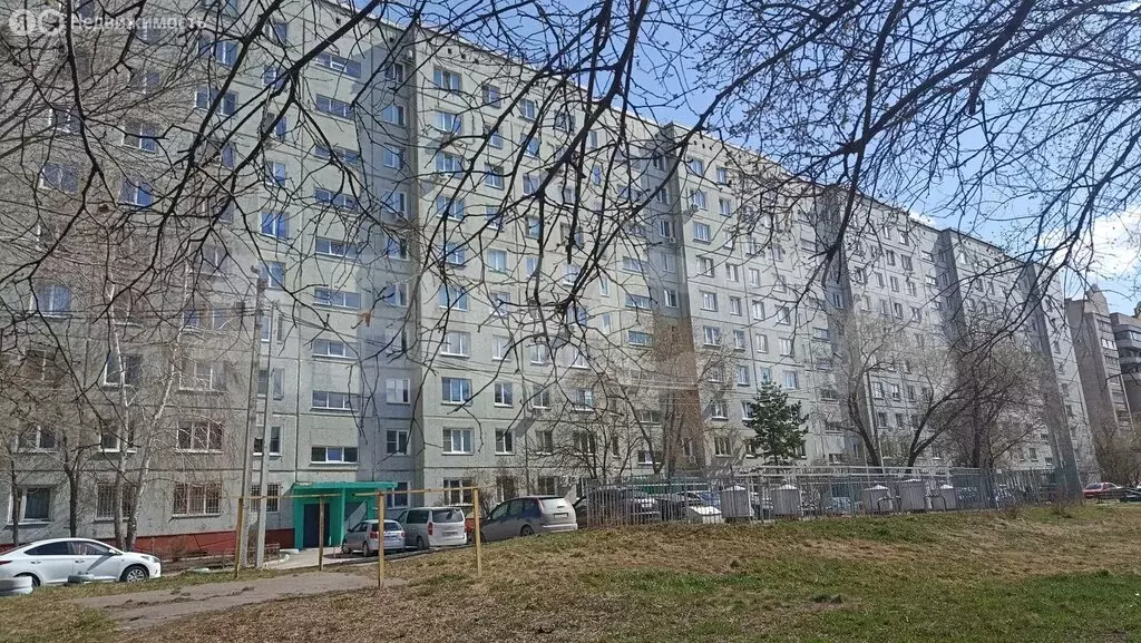 3-комнатная квартира: Омск, улица Сулеймана Стальского, 10 (64 м) - Фото 0