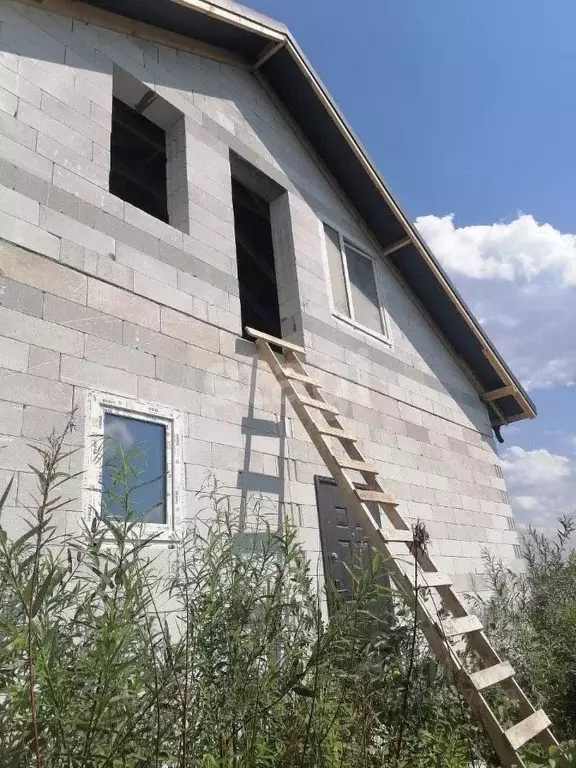 Дом в Калининградская область, Гурьевский муниципальный округ, пос. ... - Фото 1