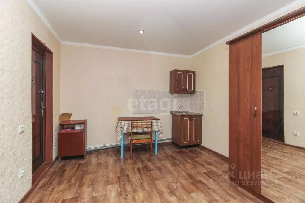 Комната Омская область, Омск ул. Яковлева, 16 (17.3 м) - Фото 1