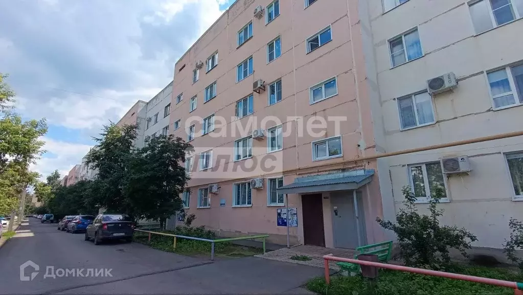Продаётся 4-к квартира, 70 м - Фото 0