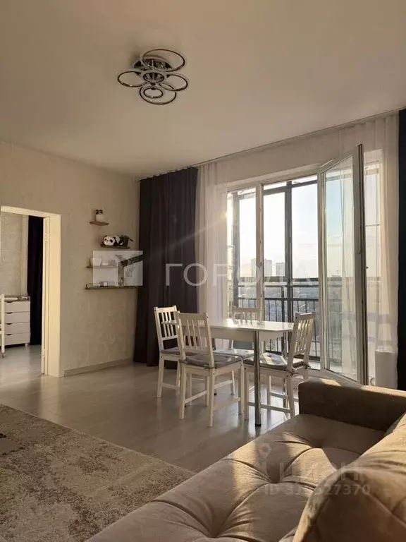 2-к кв. Новосибирская область, Новосибирск ул. Есенина, 12/1 (65.0 м) - Фото 0