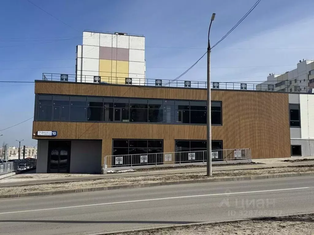 Торговая площадь в Чувашия, Чебоксары ул. П.В. Дементьева, 20 (255 м) - Фото 1