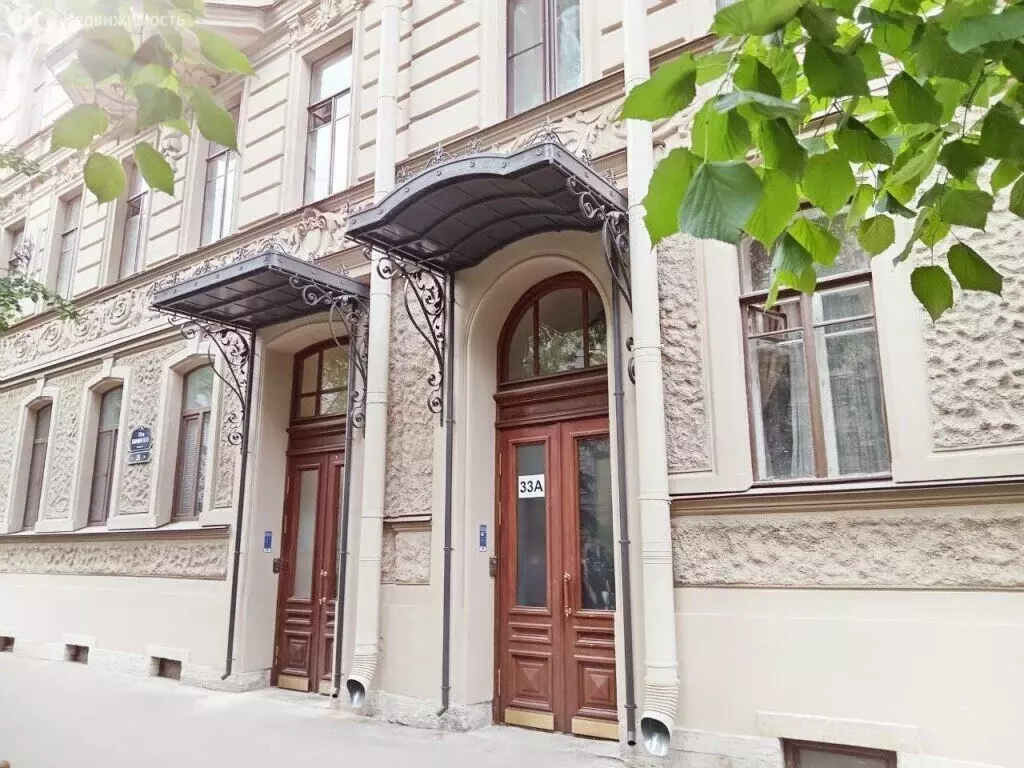 3-комнатная квартира: Санкт-Петербург, 12-я линия Васильевского ... - Фото 0