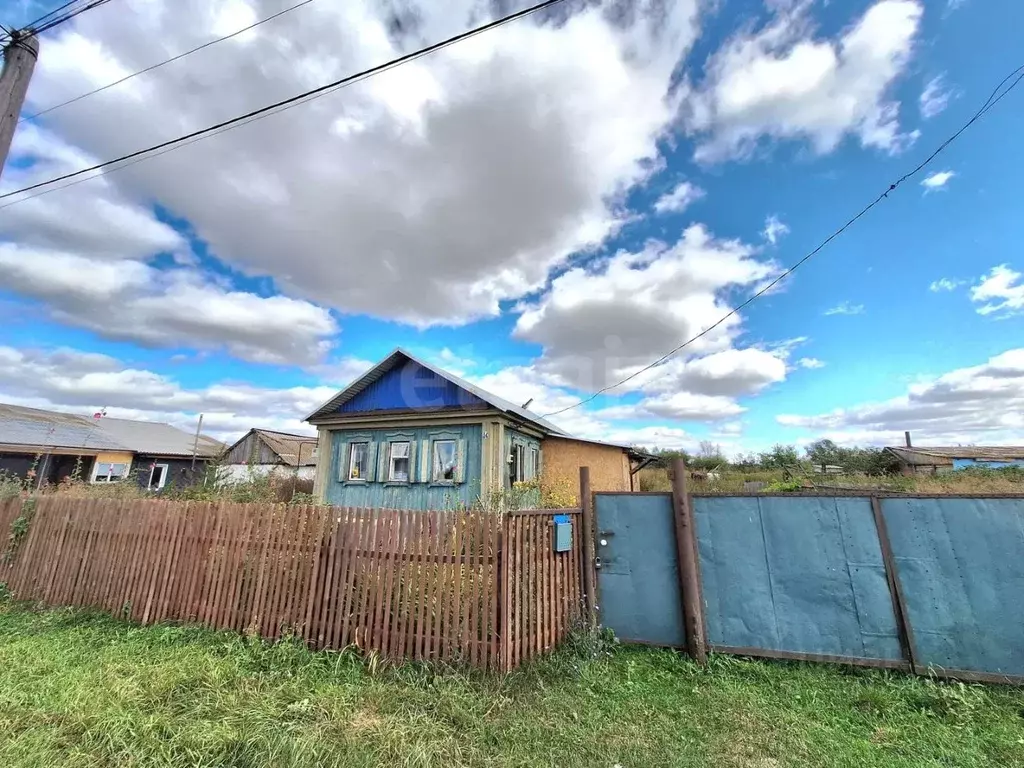 Дом в Башкортостан, Федоровский район, с. Бала-Четырман ул. Ахмерова ... - Фото 1