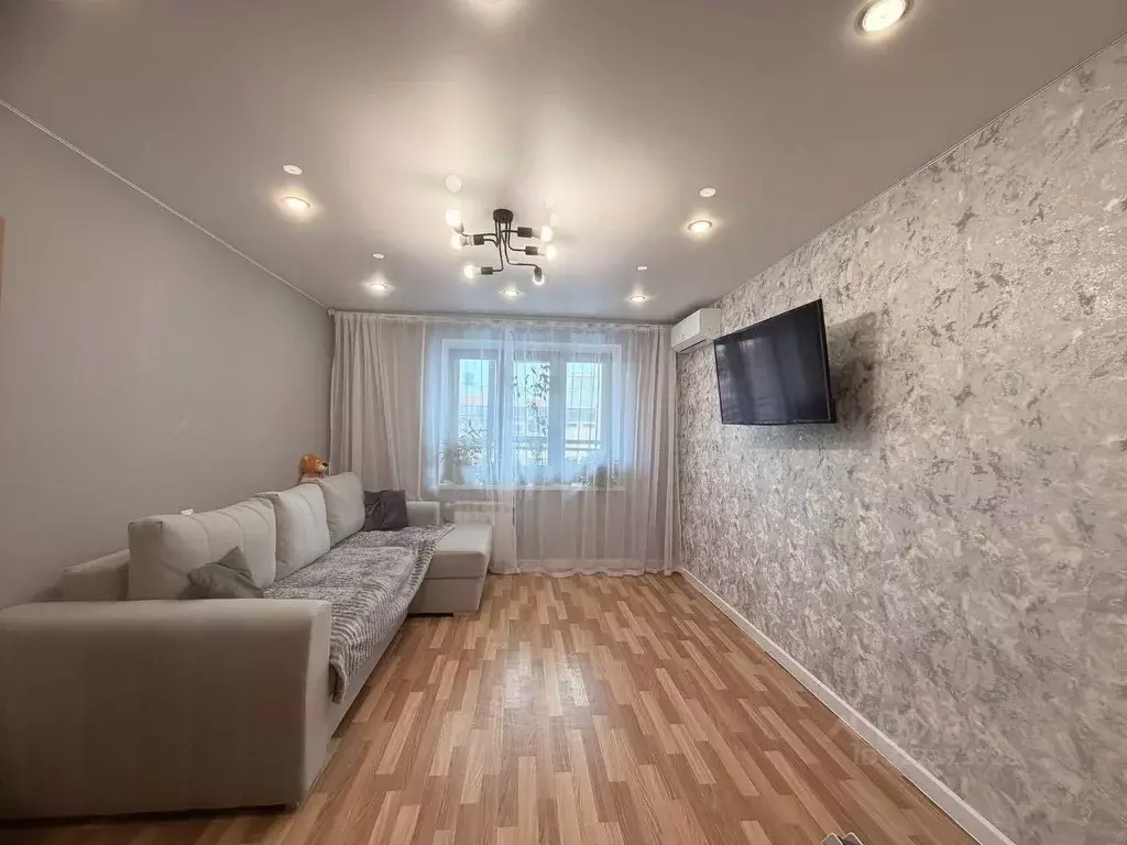 2-к кв. Татарстан, Набережные Челны ул. Виктора Полякова, 2А (55.9 м) - Фото 1