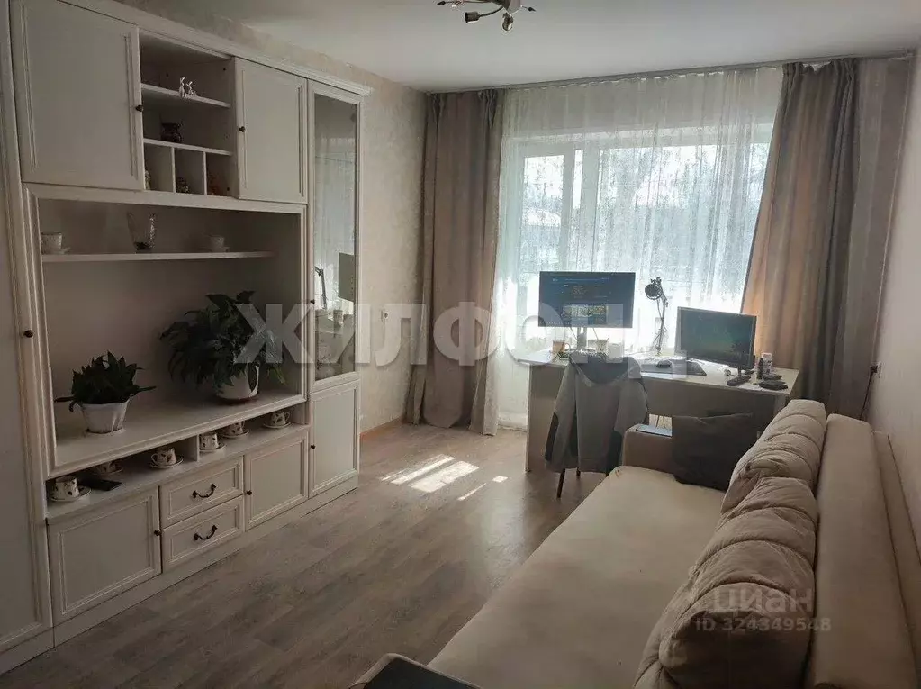 2-к кв. Хакасия, Абакан ул. Кирова, 97 (44.3 м) - Фото 1